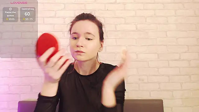 Ericha Stone online show from April 11, 1:24 am