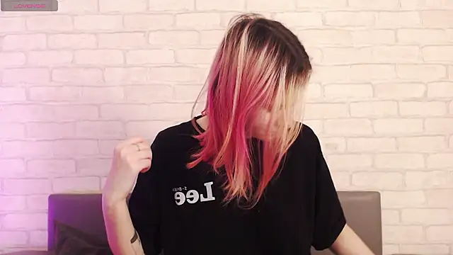 Snapshot of Ericha_Stone chatting on February 3, 2:10 am Ericha Stone online show from February 3, 2:10 am