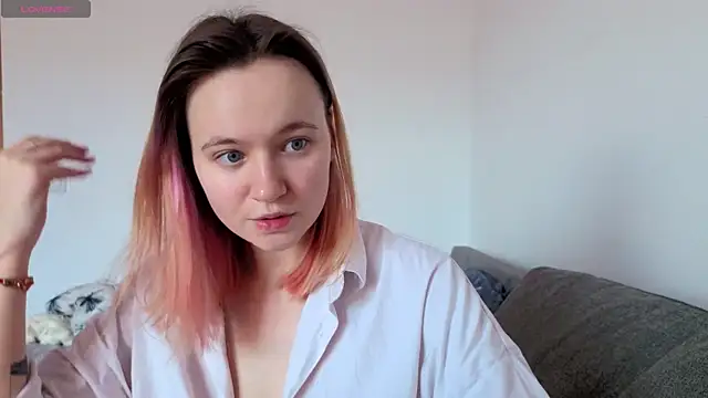 Snapshot of Ericha_Stone chatting on May 4, 8:17 am Ericha Stone online show from May 4, 8:17 am