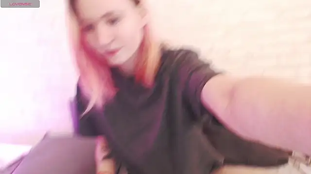 Ericha Stone online show from March 31, 8:05 am