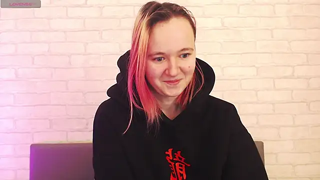 Snapshot of Ericha_Stone chatting on January 9, 1:23 am Ericha Stone online show from January 9, 1:23 am