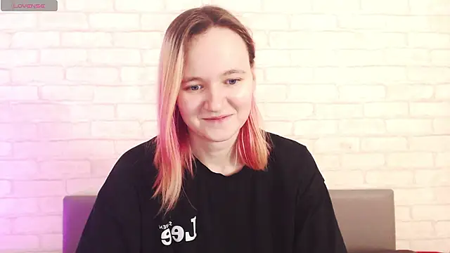 Snapshot of Ericha_Stone chatting on February 20, 6:26 am Ericha Stone online show from February 20, 6:26 am