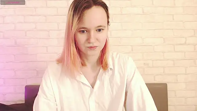 Ericha Stone online show from March 21, 1:40 am