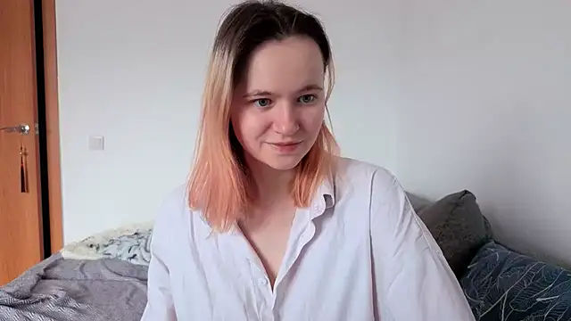 Snapshot of Ericha_Stone chatting on May 5, 3:53 am Ericha Stone online show from May 5, 3:53 am