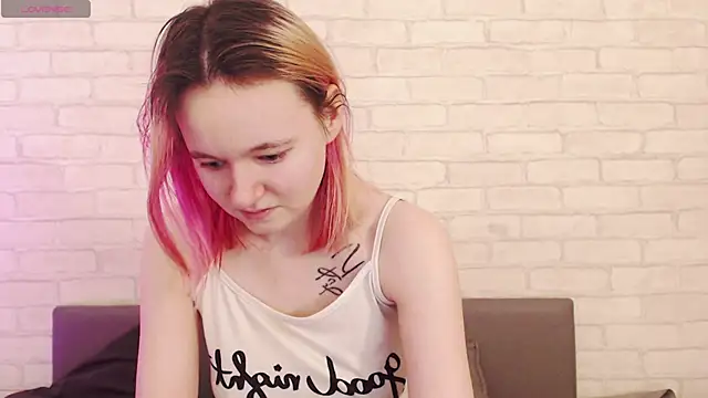 Snapshot of Ericha_Stone chatting on February 7, 2:19 am Ericha Stone online show from February 7, 2:19 am