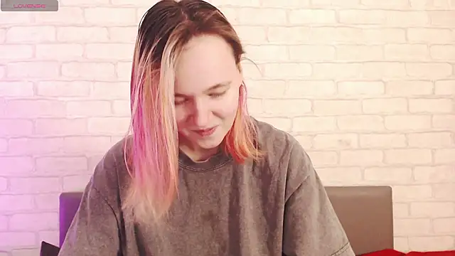 Snapshot of Ericha_Stone chatting on February 27, 1:17 am Ericha Stone online show from February 27, 1:17 am