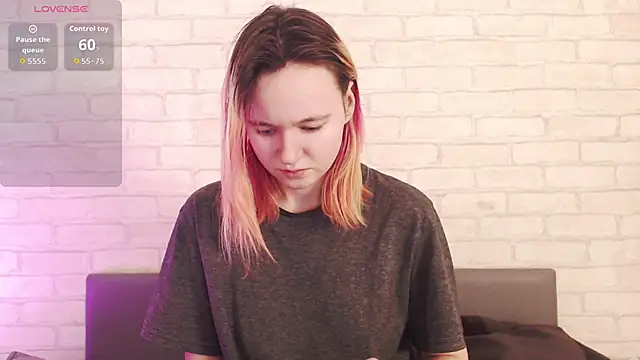 Ericha Stone online show from April 5, 2:07 am