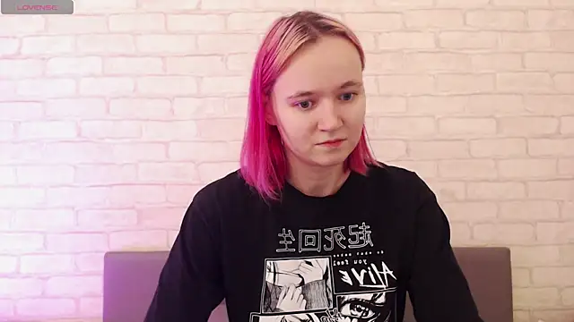 Snapshot of Ericha_Stone chatting on October 21, 8:03 am Ericha Stone online show from October 21, 8:03 am