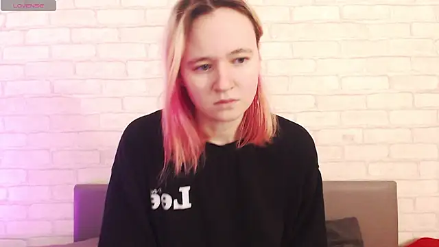 Snapshot of Ericha_Stone chatting on February 17, 1:14 am Ericha Stone online show from February 17, 1:14 am