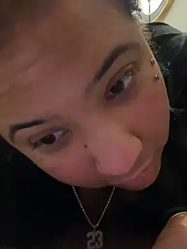 StylishEchium online show from November 11, 9:31 pm