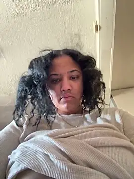 StylishEchium online show from April 8, 7:26 pm