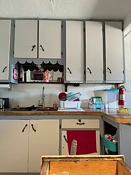 StylishEchium online show from April 18, 7:40 pm