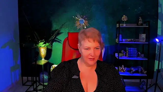 Snapshot of MaryMogan chatting on November 7, 8:41 am MaryMogan online show from November 7, 8:41 am