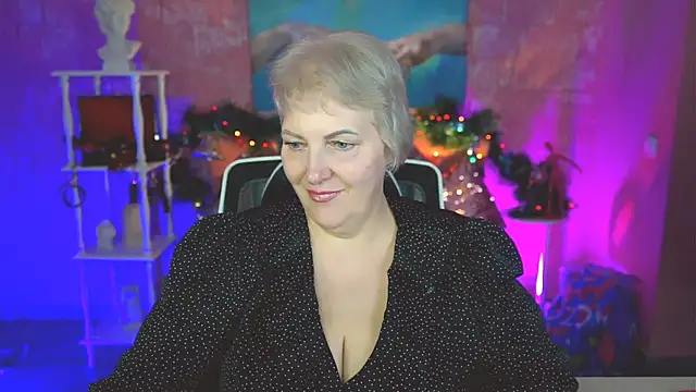 MaryMogan online show from December 19, 2:08 pm