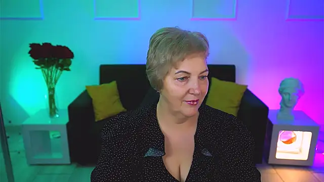 Snapshot of MaryMogan chatting on November 10, 4:28 am MaryMogan online show from November 10, 4:28 am