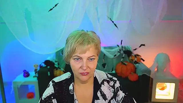 Snapshot of MaryMogan chatting on October 30, 4:11 am MaryMogan online show from October 30, 4:11 am