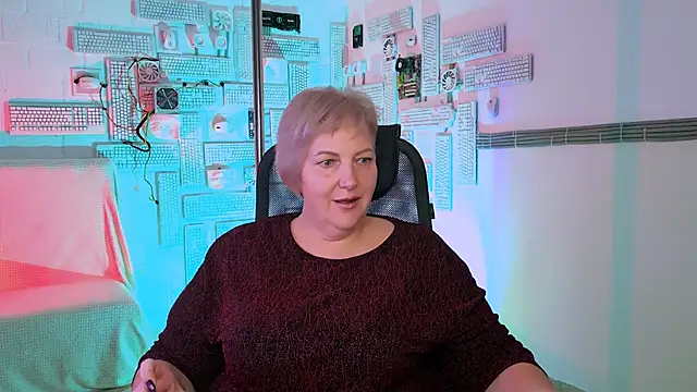 Snapshot of MaryMogan chatting on November 26, 3:01 pm MaryMogan online show from November 26, 3:01 pm