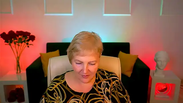 Snapshot of MaryMogan chatting on October 1, 12:53 pm MaryMogan online show from October 1, 12:53 pm