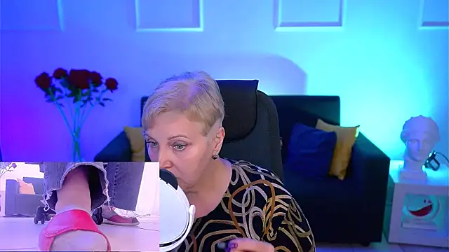 Snapshot of MaryMogan chatting on October 7, 8:48 am MaryMogan online show from October 7, 8:48 am