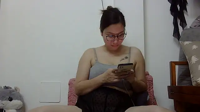 Snapshot of Kiko_sunflower chatting on June 16, 4:45 am Kiko sunflower online show from June 16, 4:45 am