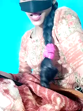 Pahadi couple online show from November 11, 5:52 pm