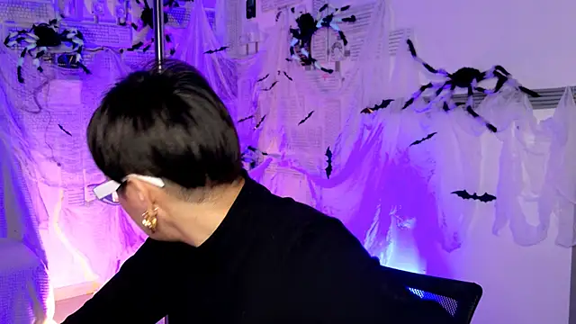 Snapshot of LauraDavidsons chatting on October 16, 4:15 pm LauraDavidsons online show from October 16, 4:15 pm