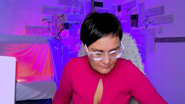 LauraDavidsons online show from February 19, 5:48 am