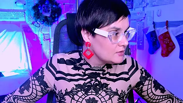 LauraDavidsons online show from January 5, 6:00 pm