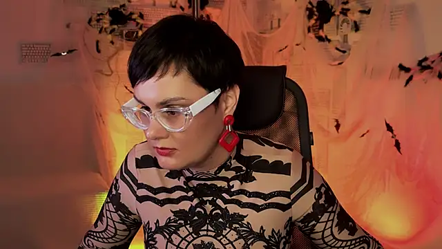 Snapshot of LauraDavidsons chatting on October 26, 6:30 pm LauraDavidsons online show from October 26, 6:30 pm