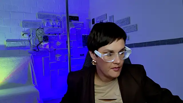 Snapshot of LauraDavidsons chatting on September 17, 12:18 pm LauraDavidsons online show from September 17, 12:18 pm