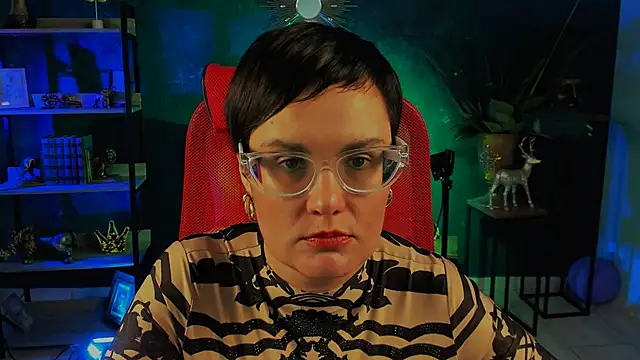 Snapshot of LauraDavidsons chatting on December 5, 4:49 pm LauraDavidsons online show from December 5, 4:49 pm