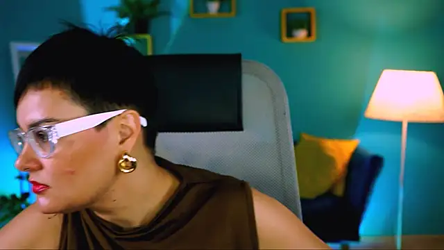 Snapshot of LauraDavidsons chatting on November 16, 6:34 pm LauraDavidsons online show from November 16, 6:34 pm