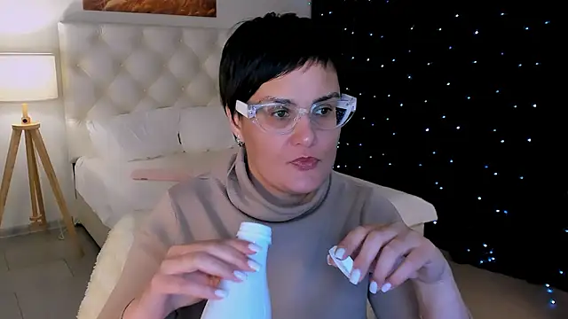 LauraDavidsons online show from February 24, 6:53 pm