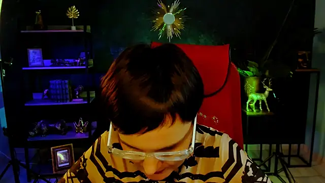 LauraDavidsons online show from December 19, 4:53 pm