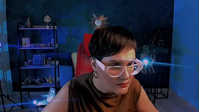 Snapshot of LauraDavidsons chatting on November 21, 4:50 pm LauraDavidsons online show from November 21, 4:50 pm