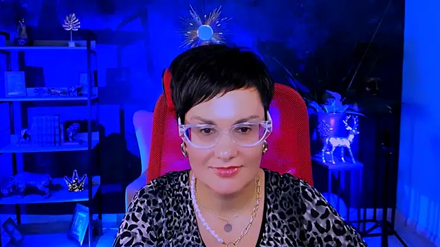 Snapshot of LauraDavidsons chatting on November 28, 1:11 pm LauraDavidsons online show from November 28, 1:11 pm