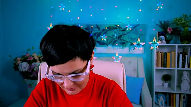 Snapshot of LauraDavidsons chatting on October 24, 5:56 pm LauraDavidsons online show from October 24, 5:56 pm