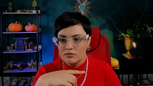 Snapshot of LauraDavidsons chatting on October 31, 4:36 pm LauraDavidsons online show from October 31, 4:36 pm