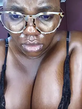 TheSpiceyQueen online show from April 1, 6:48 am