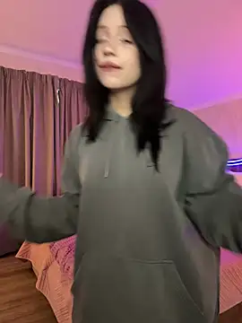 YourLittleDevil online show from March 31, 5:20 am