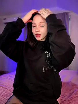 YourLittleDevil online show from November 28, 1:33 pm