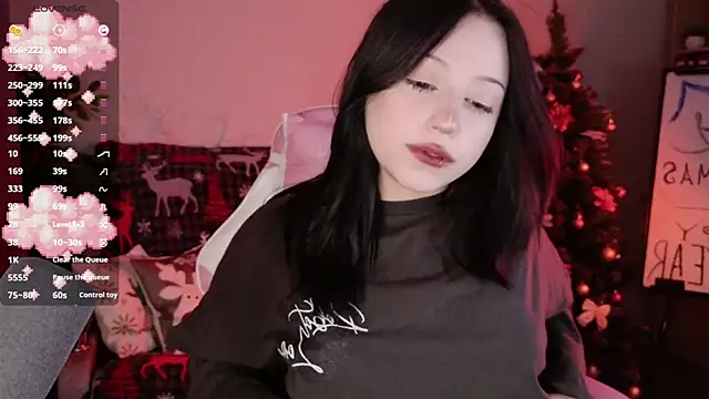 YourLittleDevil online show from December 17, 1:27 pm