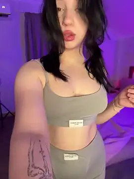 YourLittleDevil online show from March 12, 5:24 am