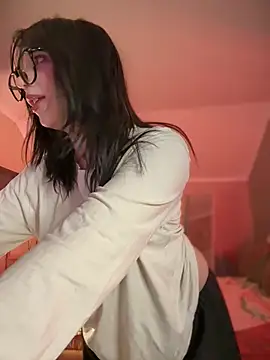 YourLittleDevil online show from March 19, 5:51 am