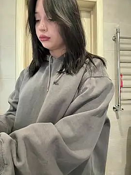 YourLittleDevil online show from March 29, 6:26 am