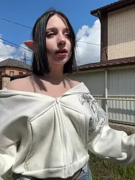 YourLittleDevil online show from May 29, 7:03 am