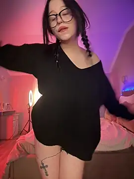 YourLittleDevil online show from March 20, 5:30 am