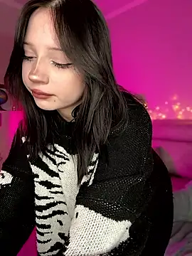 YourLittleDevil online show from January 15, 5:11 am