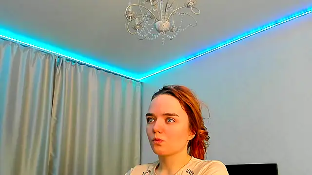 JanetShy online show from December 15, 7:03 am