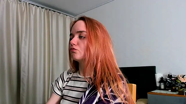 JanetShy online show from November 10, 7:02 am